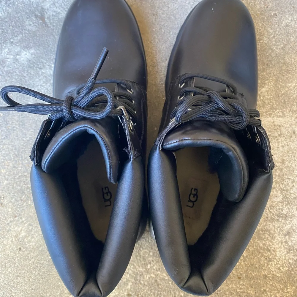 UGG Hannen Waterproof Leather Boots Wool Interior Black Men’s 9 Lug Sole NWOT